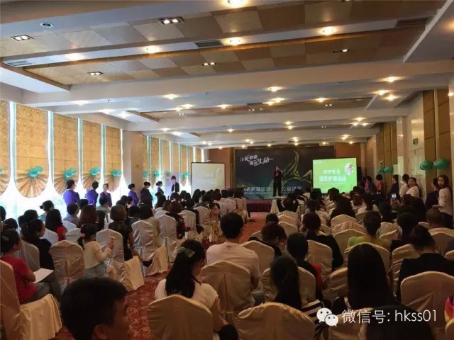 李橋博士，為大家帶來一場頸部保養新革命