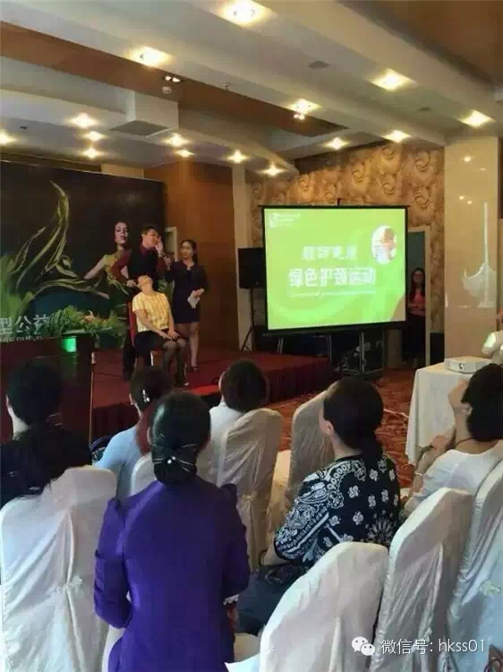 李橋博士，現場為我們的嘉賓們診斷問題